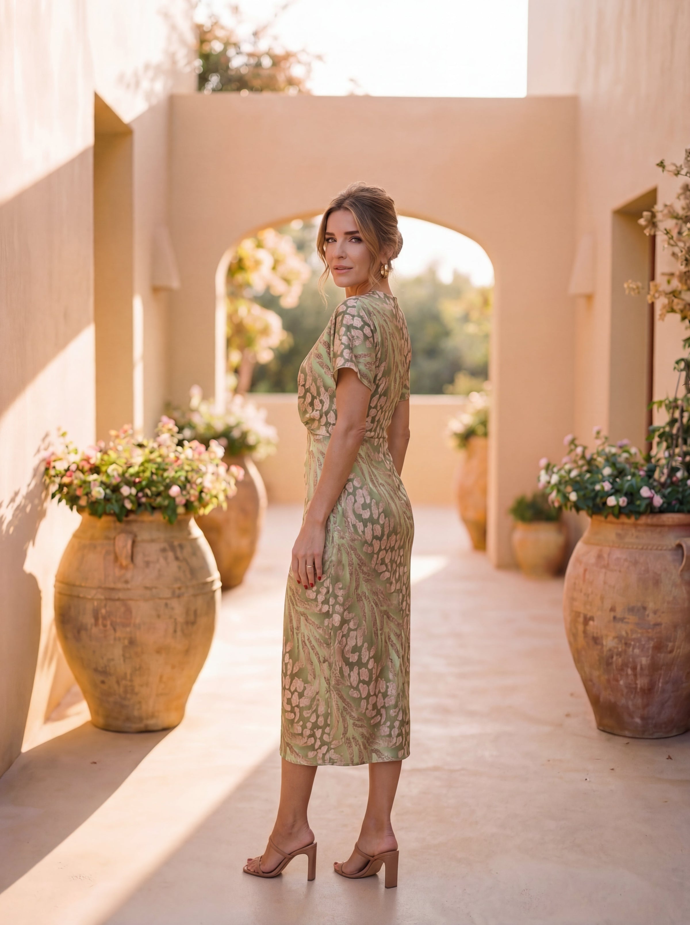 Antonella | Elegant dress in lightweight and fluid fabric