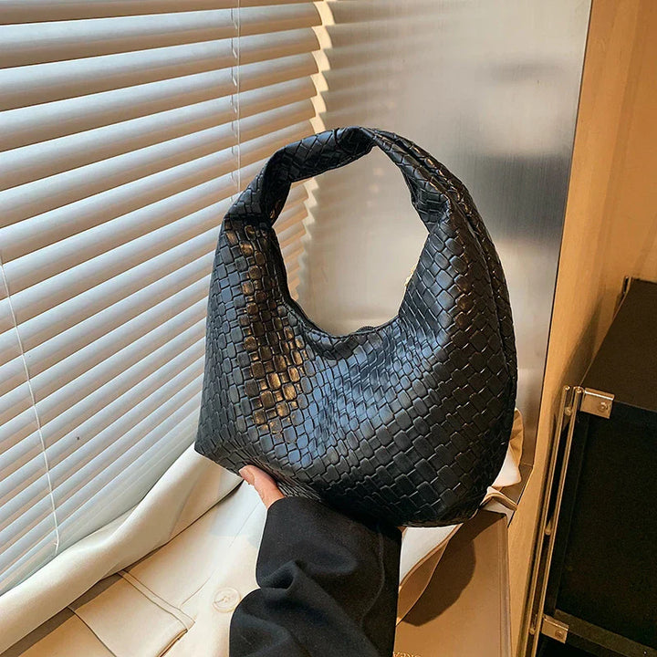 Richelle | Chic Round Bag