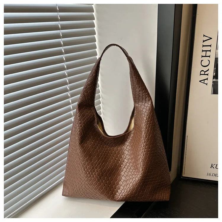 Betsy | Shoulder Bag with Woven Pattern